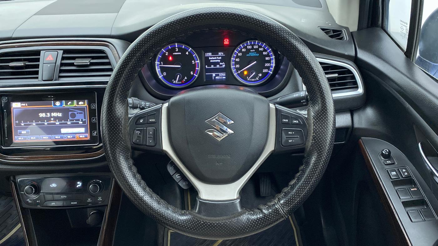 2018 Maruti S Cross ALPHA SHVS, Diesel, Manual, 46,247 km, Steering Wheel Close Up
