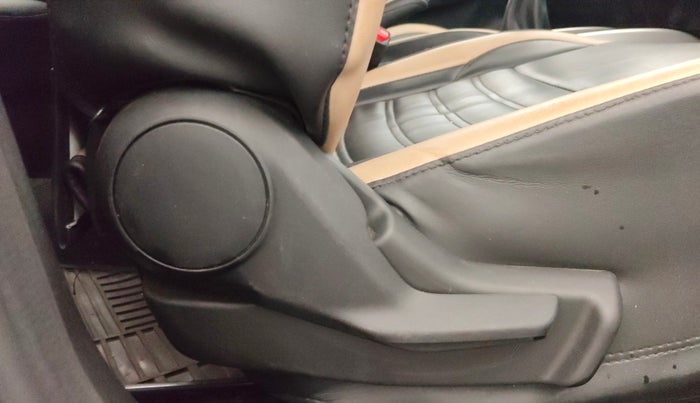 2017 Maruti Baleno DELTA PETROL 1.2, Petrol, Manual, 34,880 km, Driver Side Adjustment Panel