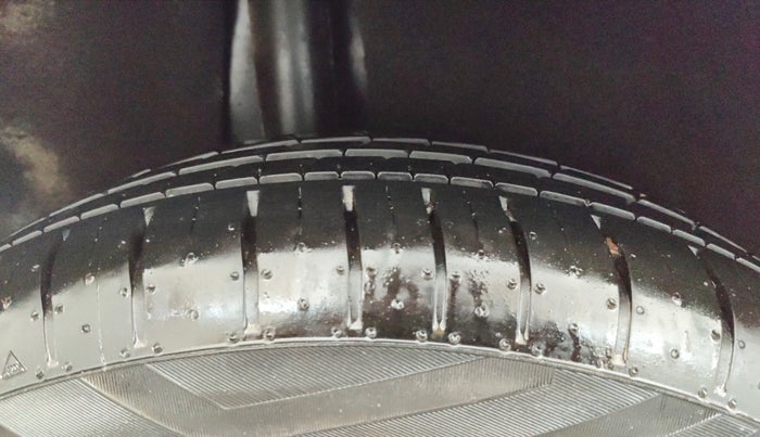 2017 Maruti Baleno DELTA PETROL 1.2, Petrol, Manual, 34,880 km, Right Rear Tyre Tread