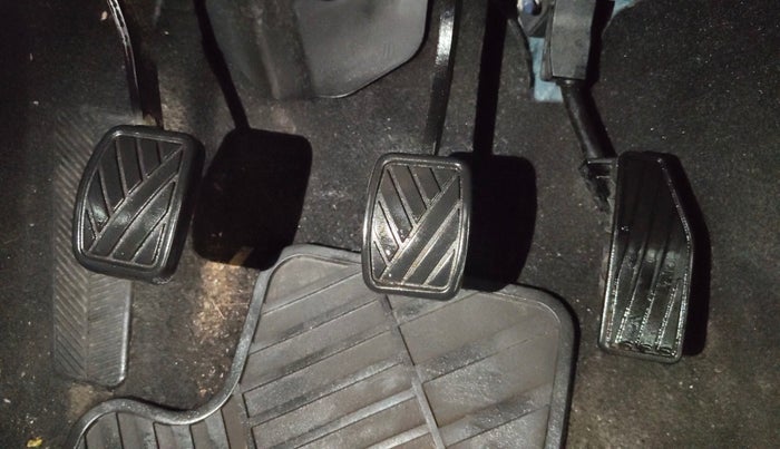 2017 Maruti Baleno DELTA PETROL 1.2, Petrol, Manual, 34,880 km, Pedals