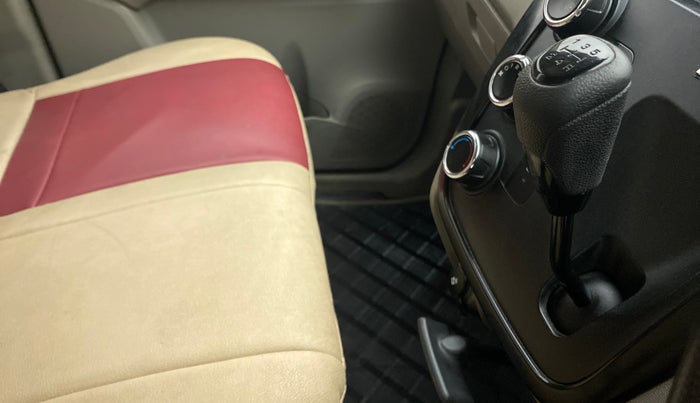 2016 Mahindra Kuv100 K4 D 6 STR, Diesel, Manual, 37,702 km, Gear Lever