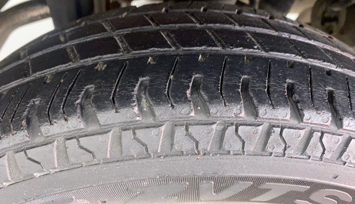 2014 Maruti Alto 800 LXI, Petrol, Manual, 49,214 km, Right Rear Tyre Tread