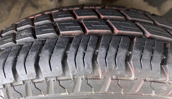 2014 Maruti Alto 800 LXI, Petrol, Manual, 49,214 km, Right Front Tyre Tread