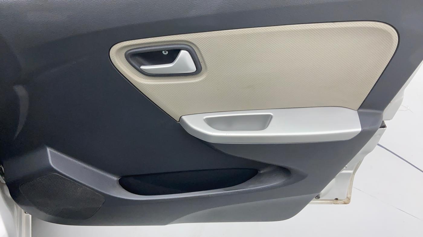 2018 Maruti Alto K10 VXI (O) AMT, Petrol, Automatic, 19,935 km, Driver Side Door Panel Controls