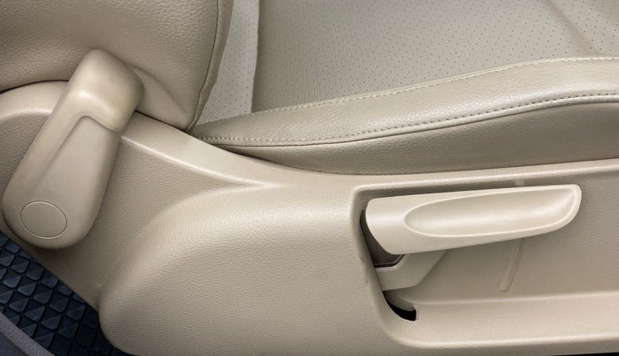 2017 Volkswagen Vento HIGHLINE 1.2 TSI AT, Petrol, Automatic, 26,711 km, Driver Side Adjustment Panel