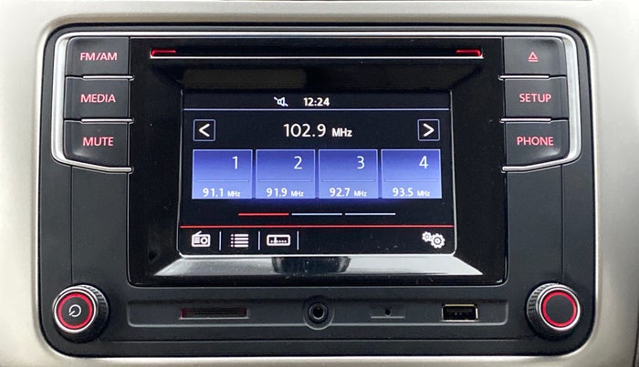 2017 Volkswagen Vento HIGHLINE 1.2 TSI AT, Petrol, Automatic, 26,711 km, Infotainment System