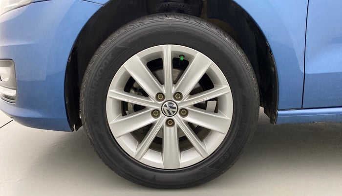 2017 Volkswagen Vento HIGHLINE 1.2 TSI AT, Petrol, Automatic, 26,711 km, Left Front Wheel