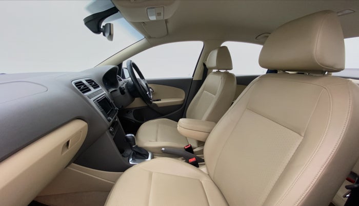 2017 Volkswagen Vento HIGHLINE 1.2 TSI AT, Petrol, Automatic, 26,711 km, Right Side Front Door Cabin