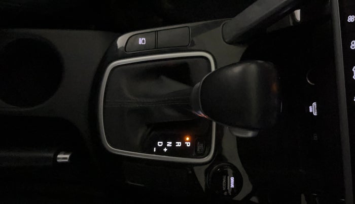 2022 KIA SELTOS HTX IVT 1.5 PETROL, Petrol, Automatic, 68,137 km, Gear Lever