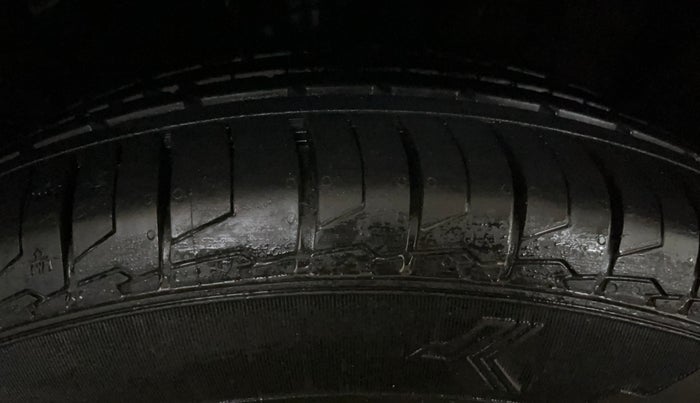 2022 KIA SELTOS HTX IVT 1.5 PETROL, Petrol, Automatic, 68,137 km, Right Front Tyre Tread