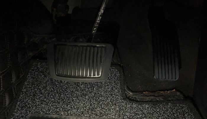 2022 KIA SELTOS HTX IVT 1.5 PETROL, Petrol, Automatic, 68,137 km, Pedals