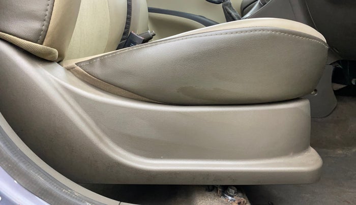 2014 Hyundai i10 SPORTZ 1.1, Petrol, Manual, 30,305 km, Driver Side Adjustment Panel