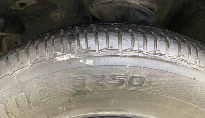 2014 Hyundai i10 SPORTZ 1.1, Petrol, Manual, 30,305 km, Left Front Tyre Tread