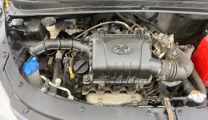 2014 Hyundai i10 SPORTZ 1.1, Petrol, Manual, 30,305 km, Engine View - Right