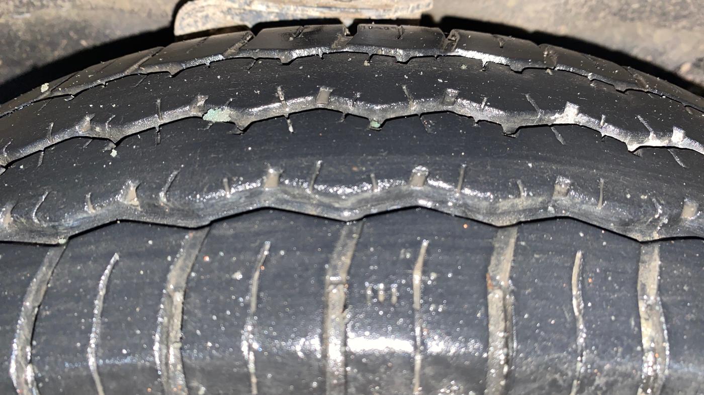 2025 Maruti Eeco 5 STR STD(O), Petrol, Manual, 12,414 km, Left Front Tyre Tread