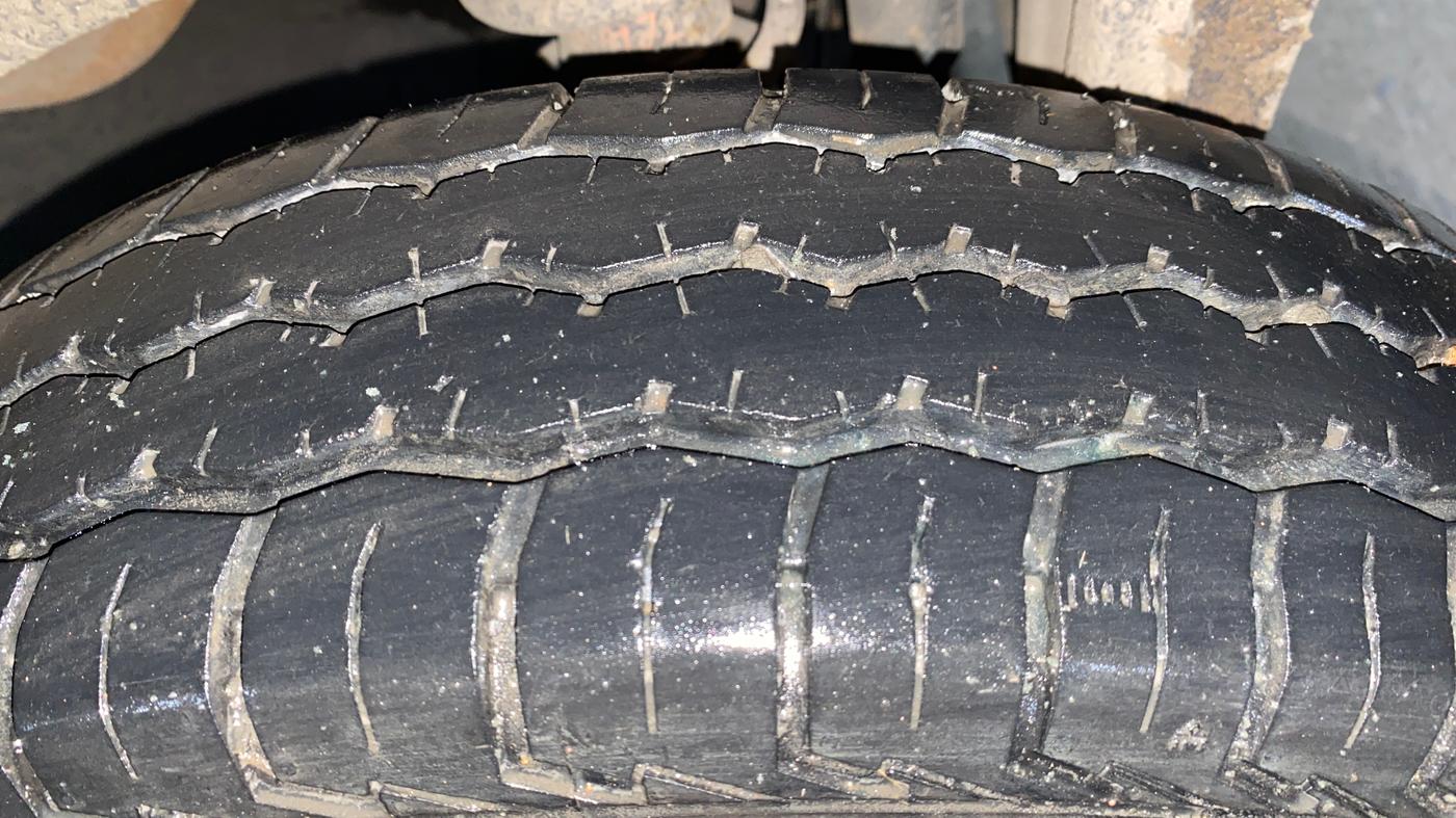 2025 Maruti Eeco 5 STR STD(O), Petrol, Manual, 12,414 km, Left Rear Tyre Tread