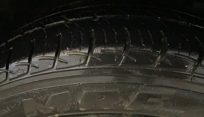 2018 Maruti Ciaz SIGMA 1.4 MT PETROL, Petrol, Manual, 39,880 km, Right Front Tyre Tread