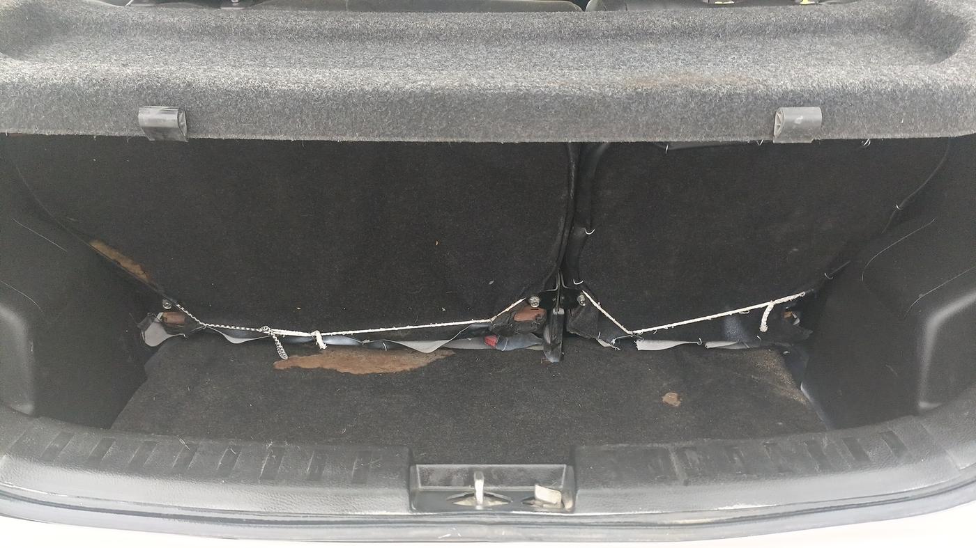 2015 Maruti Swift LXI (O), Petrol, Manual, 32,701 km, Boot Inside
