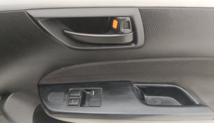 2015 Maruti Swift LXI (O), Petrol, Manual, 32,701 km, Driver Side Door Panels Control