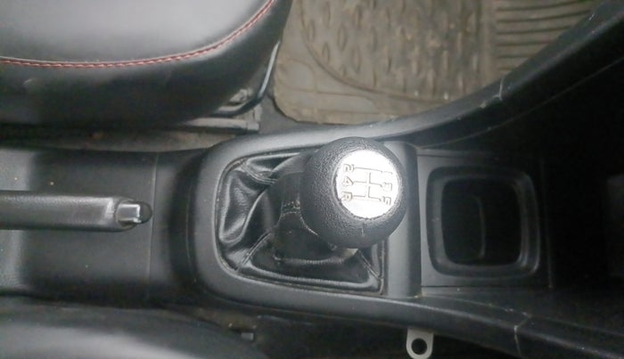 2015 Maruti Swift LXI (O), Petrol, Manual, 32,701 km, Gear Lever