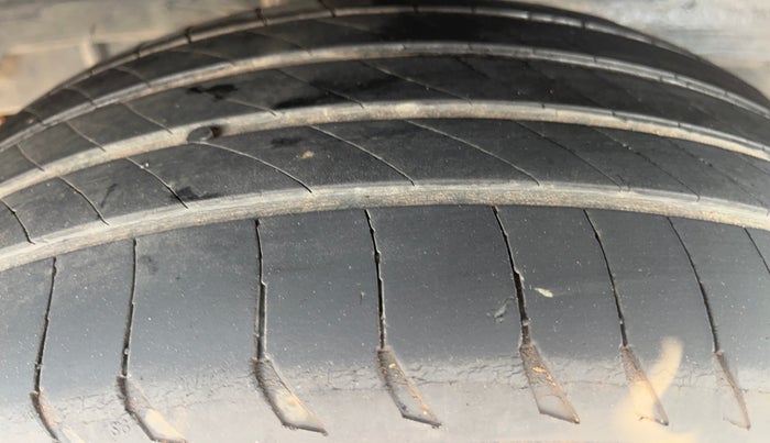 2018 Toyota YARIS G CVT, Petrol, Automatic, 76,889 km, Right Rear Tyre Tread