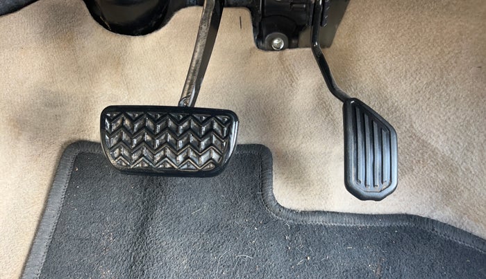 2018 Toyota YARIS G CVT, Petrol, Automatic, 76,889 km, Pedals