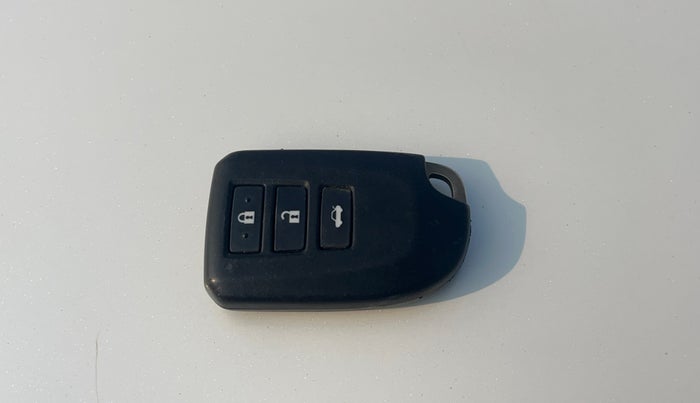 2018 Toyota YARIS G CVT, Petrol, Automatic, 76,889 km, Key Close Up