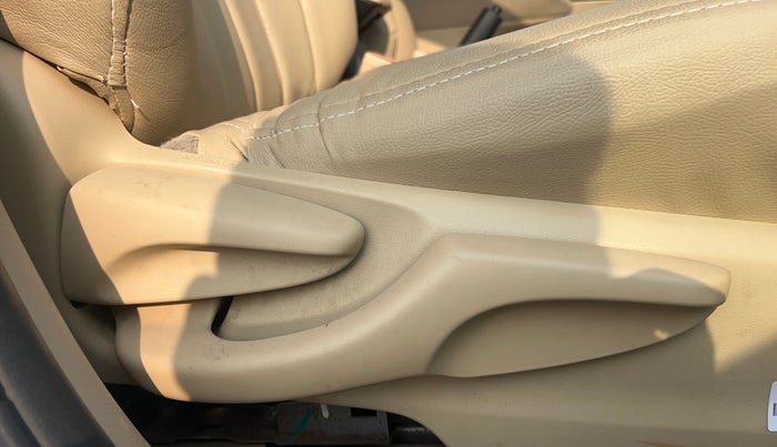 2018 Toyota YARIS G CVT, Petrol, Automatic, 76,889 km, Driver Side Adjustment Panel