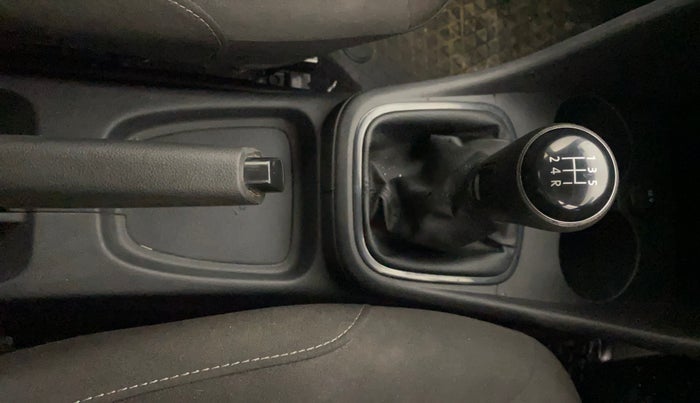 2018 Volkswagen Polo COMFORTLINE 1.0L MPI, Petrol, Manual, 78,133 km, Gear Lever