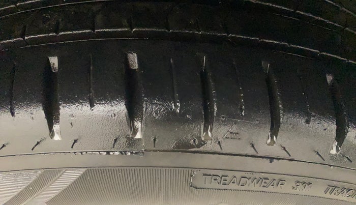 2018 Volkswagen Polo COMFORTLINE 1.0L MPI, Petrol, Manual, 78,133 km, Right Front Tyre Tread