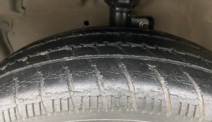 2015 Maruti Celerio ZXI AMT, Petrol, Automatic, 40,715 km, Left Front Tyre Tread