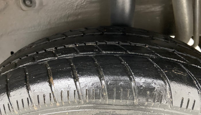 2015 Maruti Celerio ZXI AMT, Petrol, Automatic, 40,715 km, Left Rear Tyre Tread