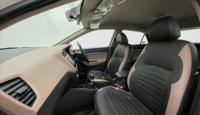 2016 Hyundai Elite i20 ASTA 1.2, Petrol, Manual, 32,547 km, Right Side Front Door Cabin