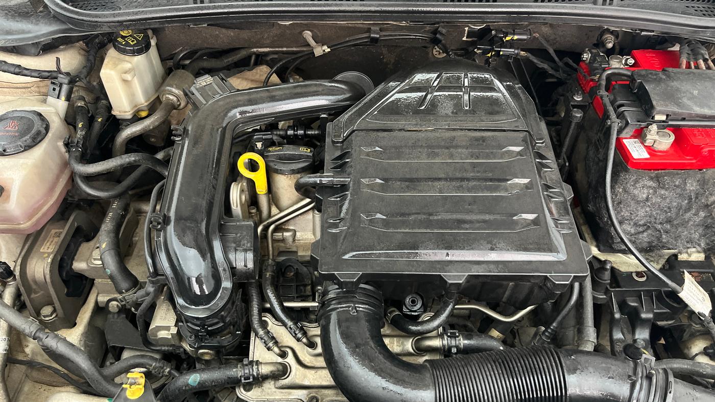 2022 Volkswagen VIRTUS TOPLINE TSI 1.0 AT, Petrol, Automatic, 92,418 km, Engine View