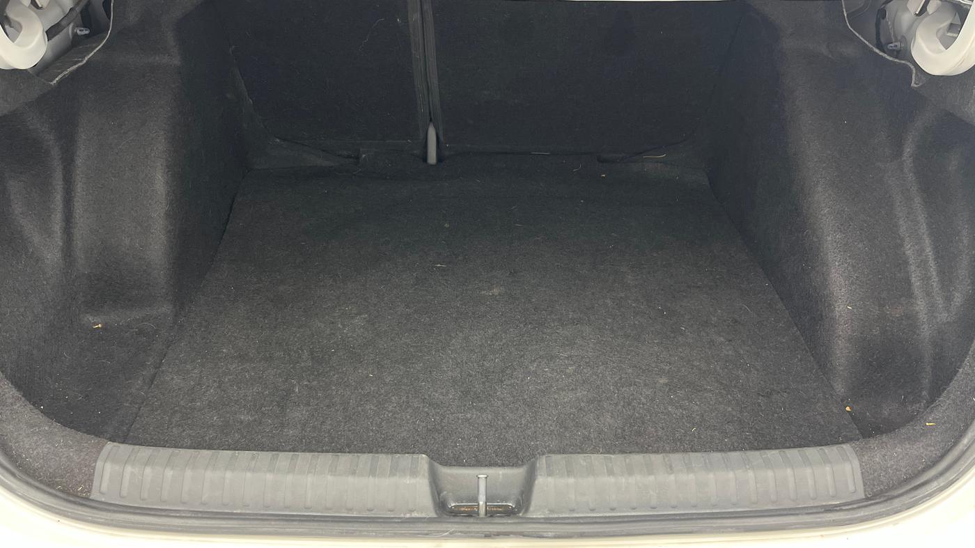 2022 Volkswagen VIRTUS TOPLINE TSI 1.0 AT, Petrol, Automatic, 92,418 km, Boot Inside