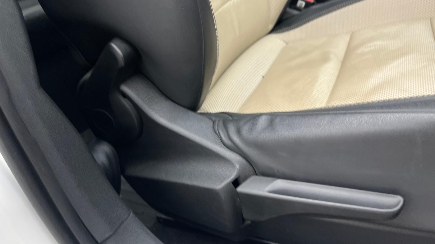 2022 Volkswagen VIRTUS TOPLINE TSI 1.0 AT, Petrol, Automatic, 92,418 km, Driver Side Adjustment Panel