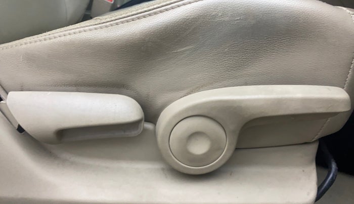 2019 Maruti Ciaz ALPHA  AT 1.5 SHVS PETROL, Petrol, Automatic, 35,442 km, Driver Side Adjustment Panel