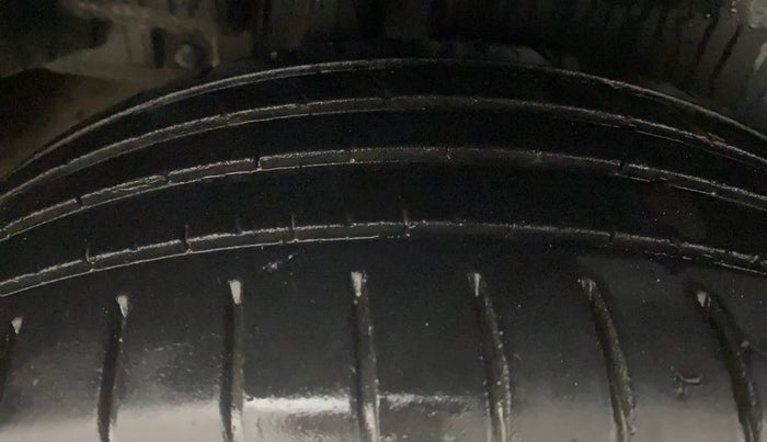 2019 Maruti Ciaz ALPHA  AT 1.5 SHVS PETROL, Petrol, Automatic, 35,442 km, Right Rear Tyre Tread