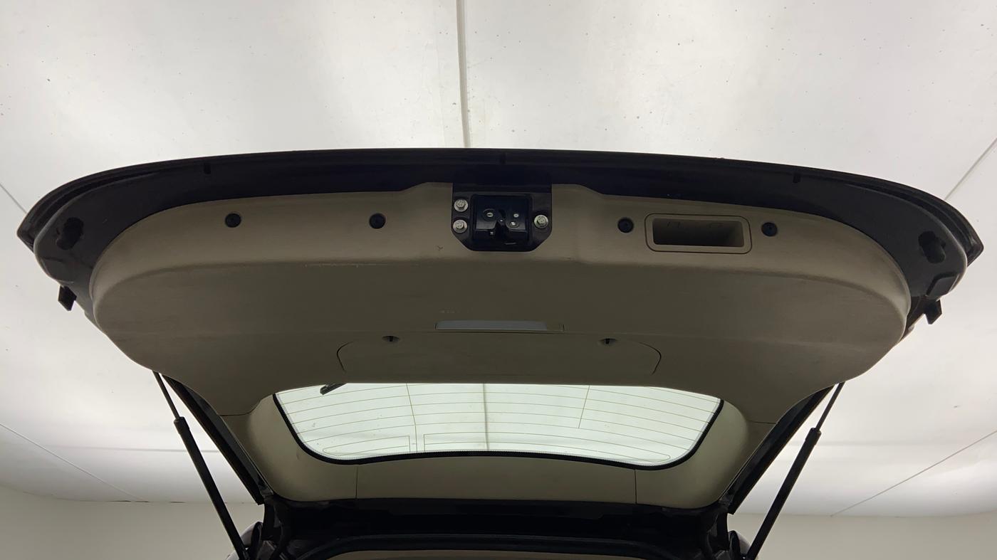 2017 Mahindra XUV500 W8 FWD, Diesel, Manual, 46,576 km, Boot Door Open