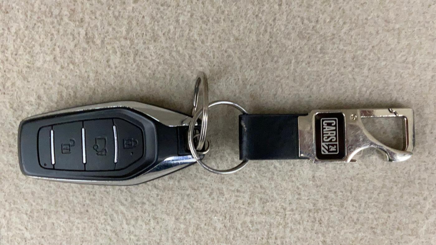 2017 Mahindra XUV500 W8 FWD, Diesel, Manual, 46,576 km, Key Close-up