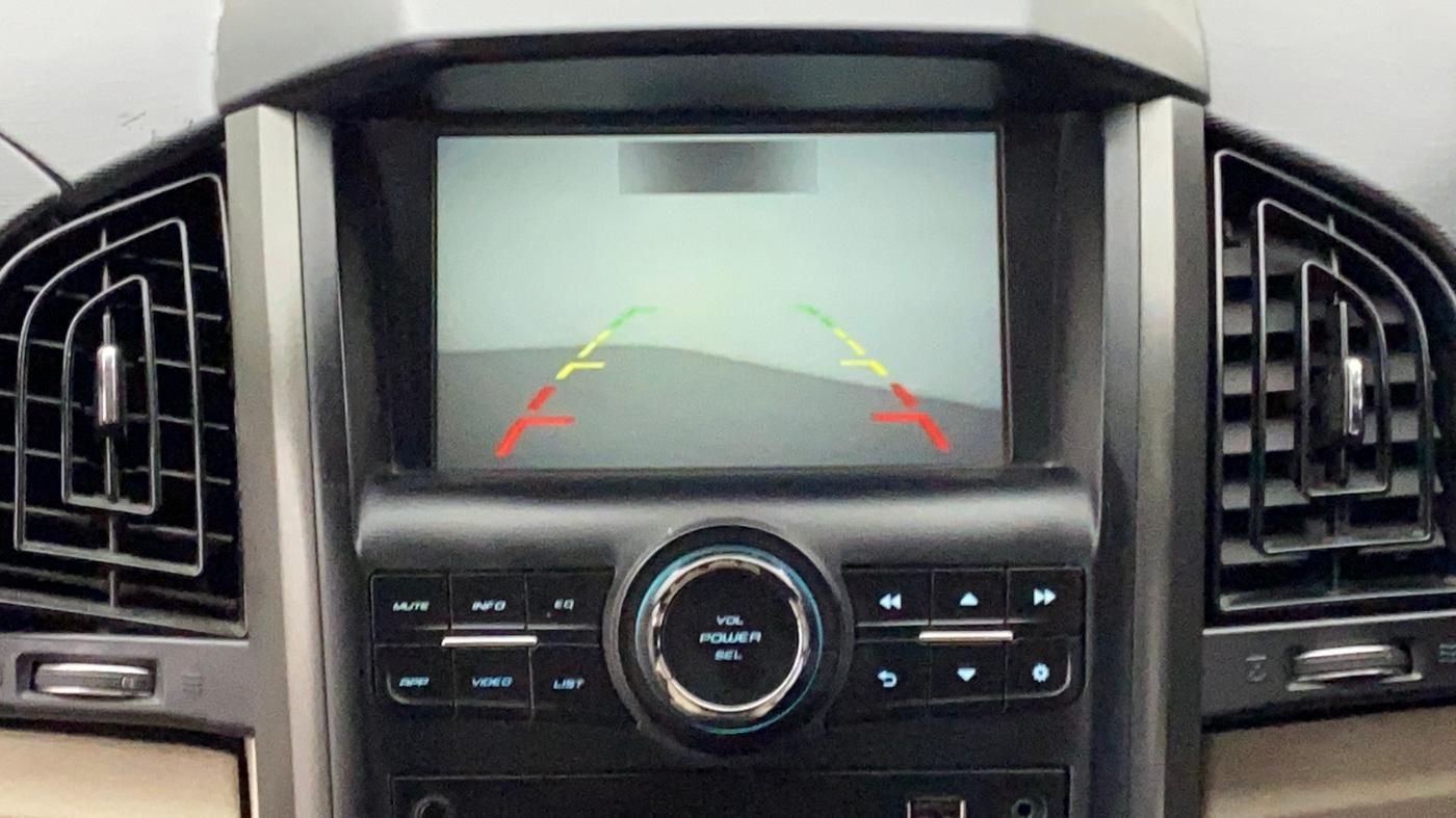 2017 Mahindra XUV500 W8 FWD, Diesel, Manual, 46,576 km, Reverse Parking Camera