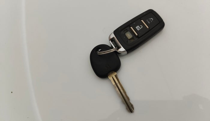 2013 Hyundai i10 SPORTZ 1.2 AT, Petrol, Automatic, 74,410 km, Key Close Up