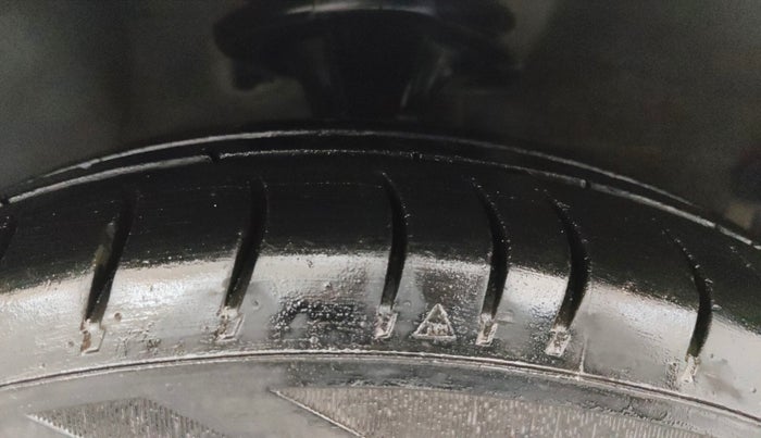 2013 Hyundai i10 SPORTZ 1.2 AT, Petrol, Automatic, 74,410 km, Right Front Tyre Tread