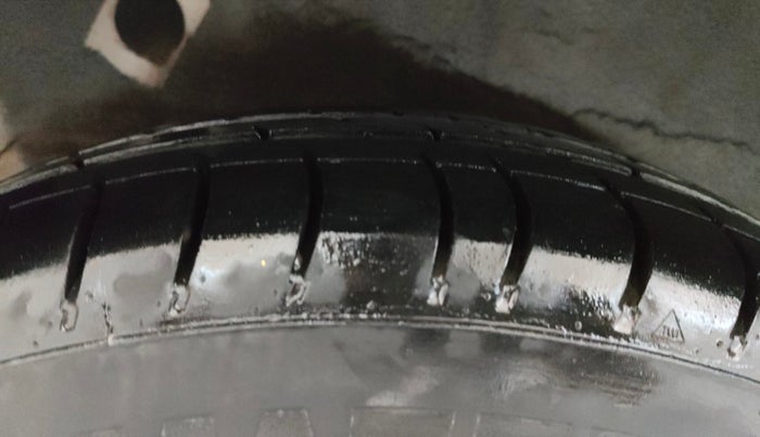 2013 Hyundai i10 SPORTZ 1.2 AT, Petrol, Automatic, 74,410 km, Right Rear Tyre Tread