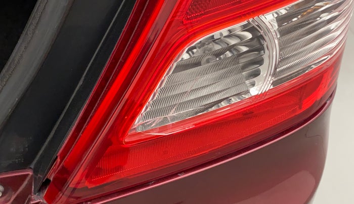 2016 Maruti Swift Dzire VXI, Petrol, Manual, 50,500 km, Right tail light - Minor damage