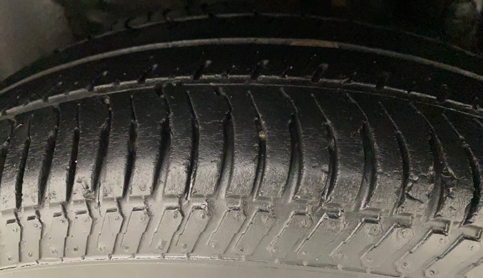 2016 Maruti Swift Dzire VXI, Petrol, Manual, 50,500 km, Left Rear Tyre Tread