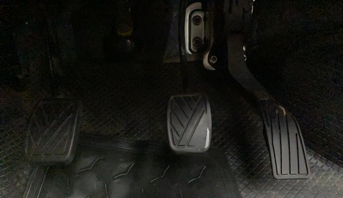 2016 Maruti Swift Dzire VXI, Petrol, Manual, 50,500 km, Pedals