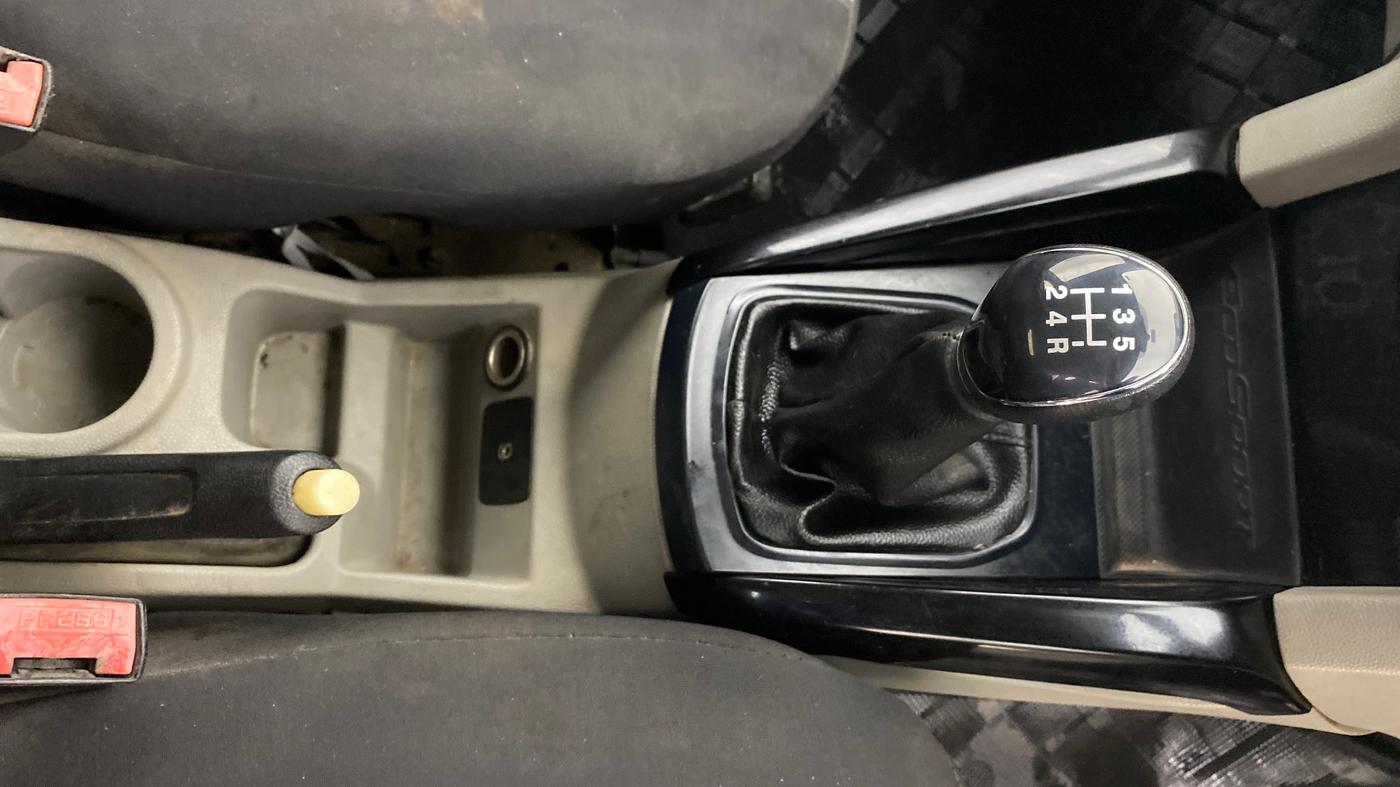 2017 Ford Ecosport TITANIUM 1.5L DIESEL, Diesel, Manual, 1,45,973 km, Gear Lever