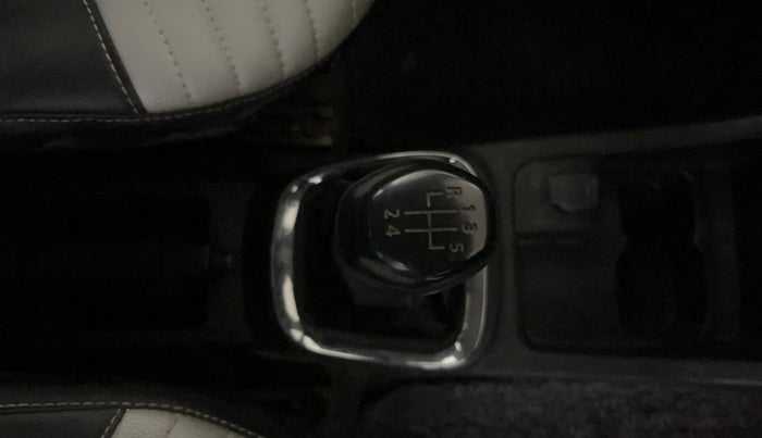 2019 Renault Kwid RXL, Petrol, Manual, 31,913 km, Gear Lever