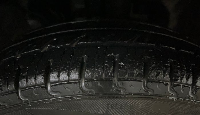 2019 Renault Kwid RXL, Petrol, Manual, 31,913 km, Right Front Tyre Tread
